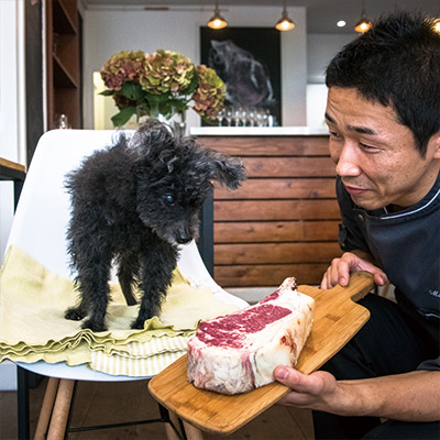 ミシュラン獲得の肉料理専門店でステーキの夢を見る